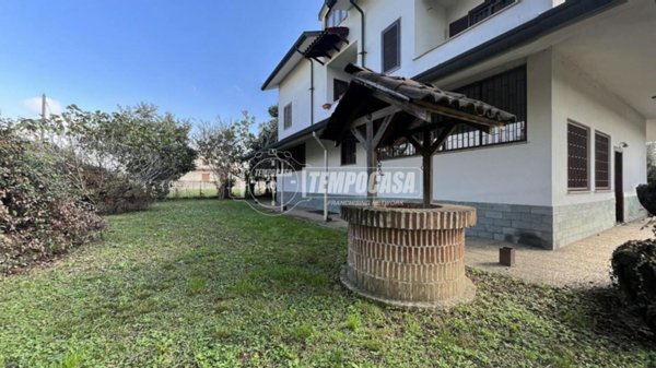 casa indipendente in vendita a Brugherio in zona Dorderio