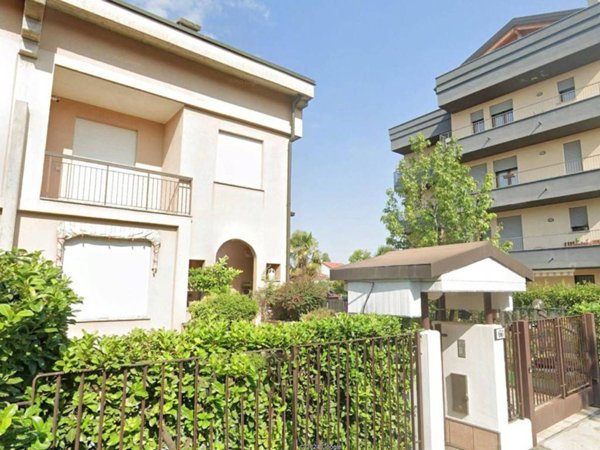 casa indipendente in vendita a Brugherio