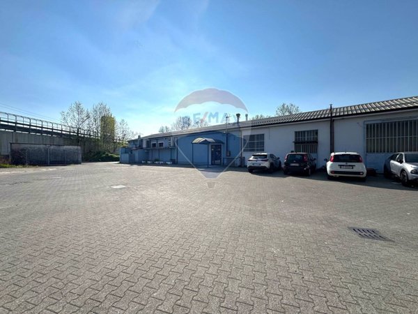 negozio in vendita a Brugherio