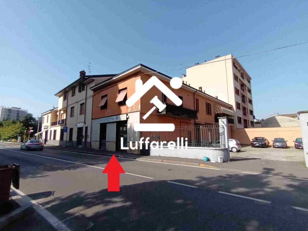 negozio in vendita a Brugherio