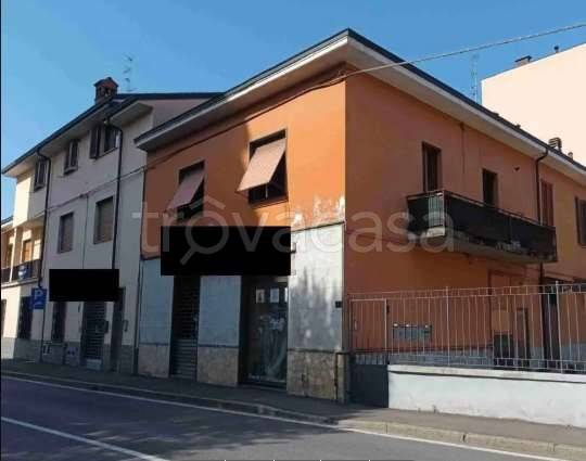 negozio in vendita a Brugherio