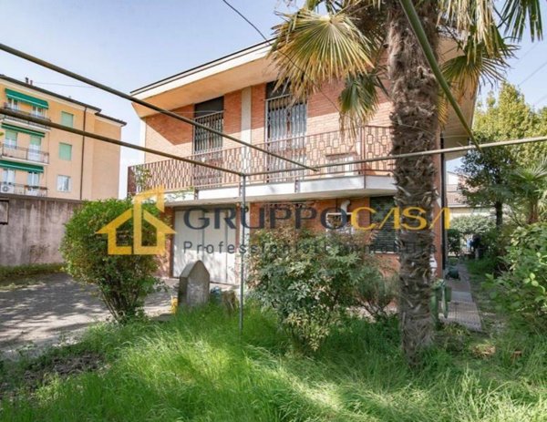 casa indipendente in vendita a Brugherio in zona Dorderio