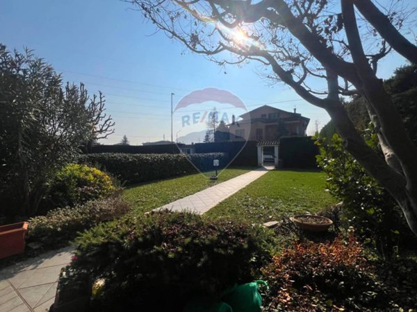 casa indipendente in vendita a Brugherio