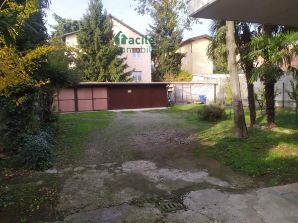 negozio in vendita a Brugherio