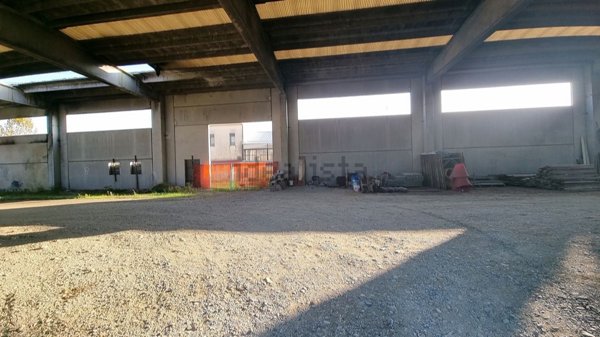 capannone in vendita a Brugherio