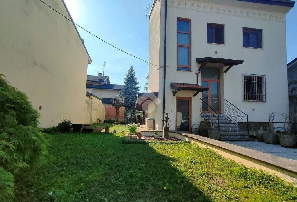 casa indipendente in vendita a Brugherio