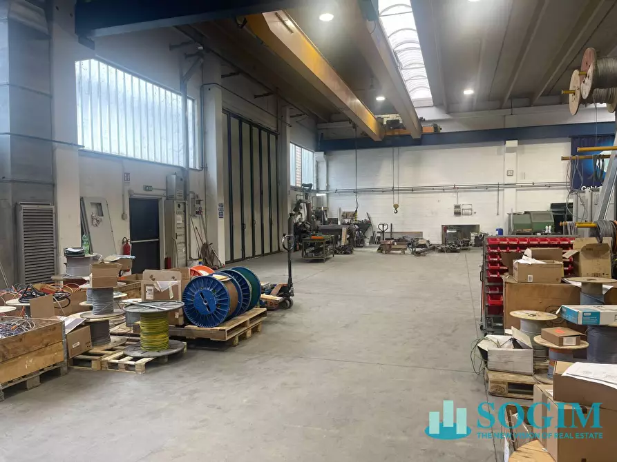 locale commerciale in vendita a Brugherio
