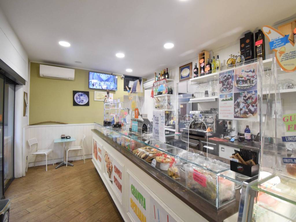 negozio in vendita a Brugherio