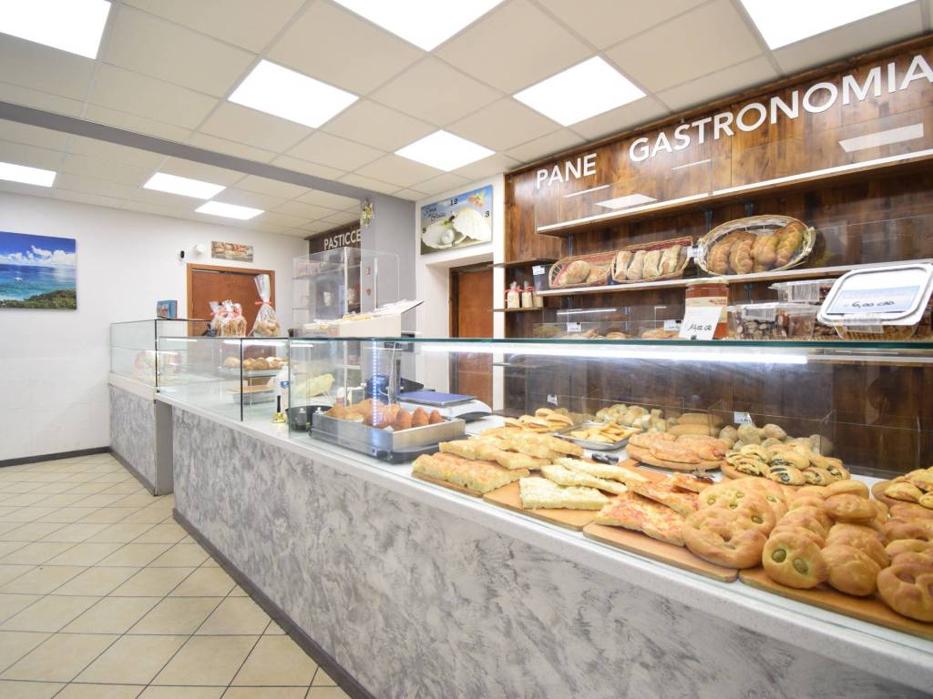 negozio in vendita a Brugherio