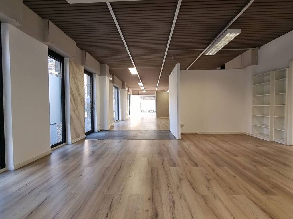 negozio in vendita a Brugherio