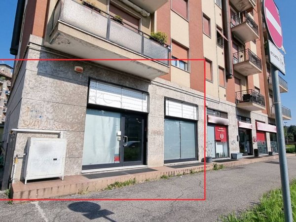 negozio in vendita a Brugherio
