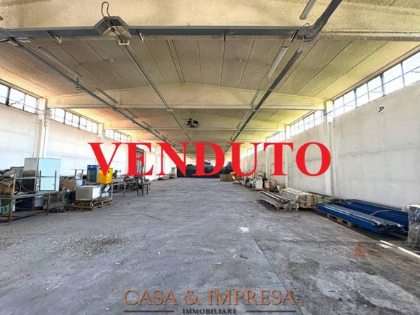 locale commerciale in vendita a Brugherio