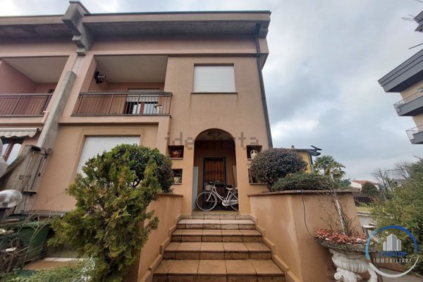 casa indipendente in vendita a Brugherio