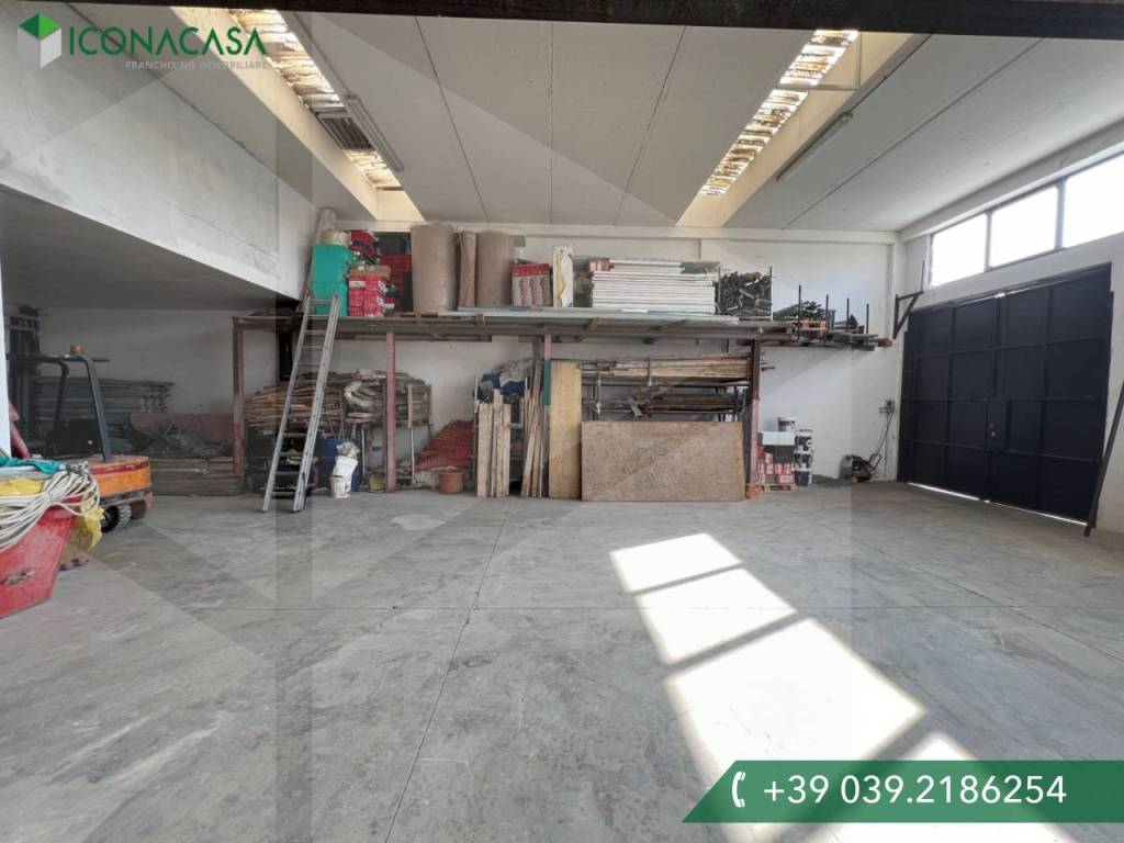 locale commerciale in vendita a Brugherio