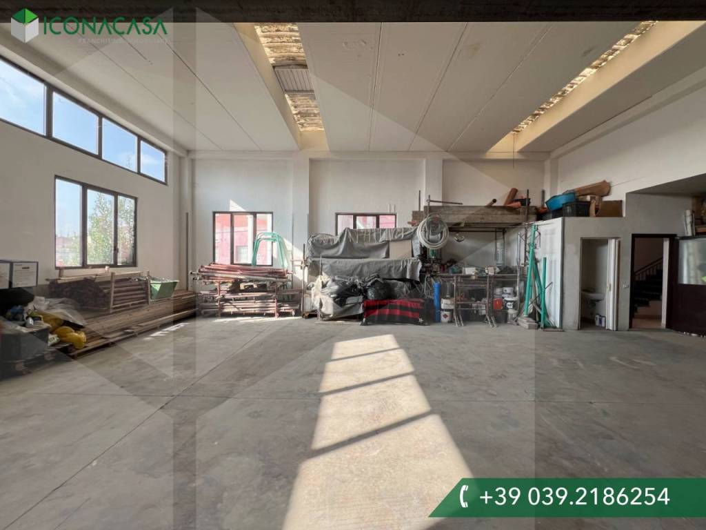locale commerciale in vendita a Brugherio