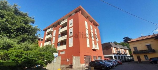 negozio in vendita a Brugherio