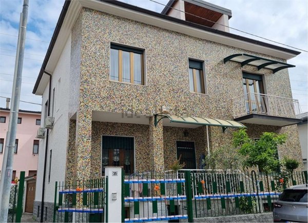 casa indipendente in vendita a Brugherio