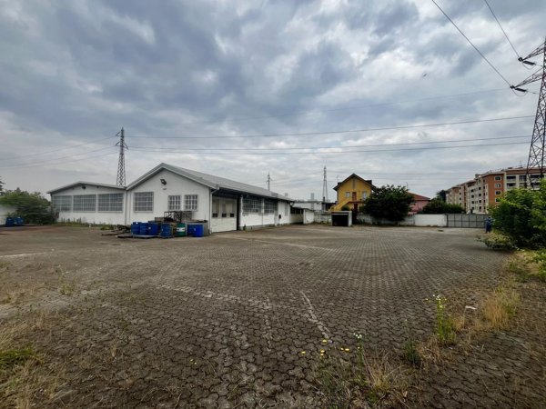capannone in vendita a Brugherio