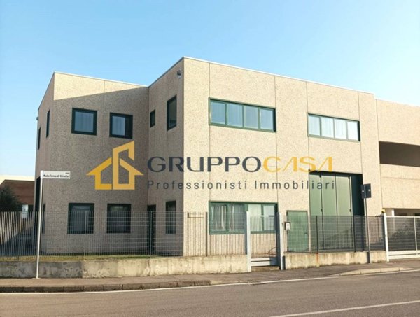 locale commerciale in vendita a Brugherio