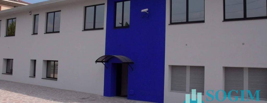 locale commerciale in vendita a Brugherio