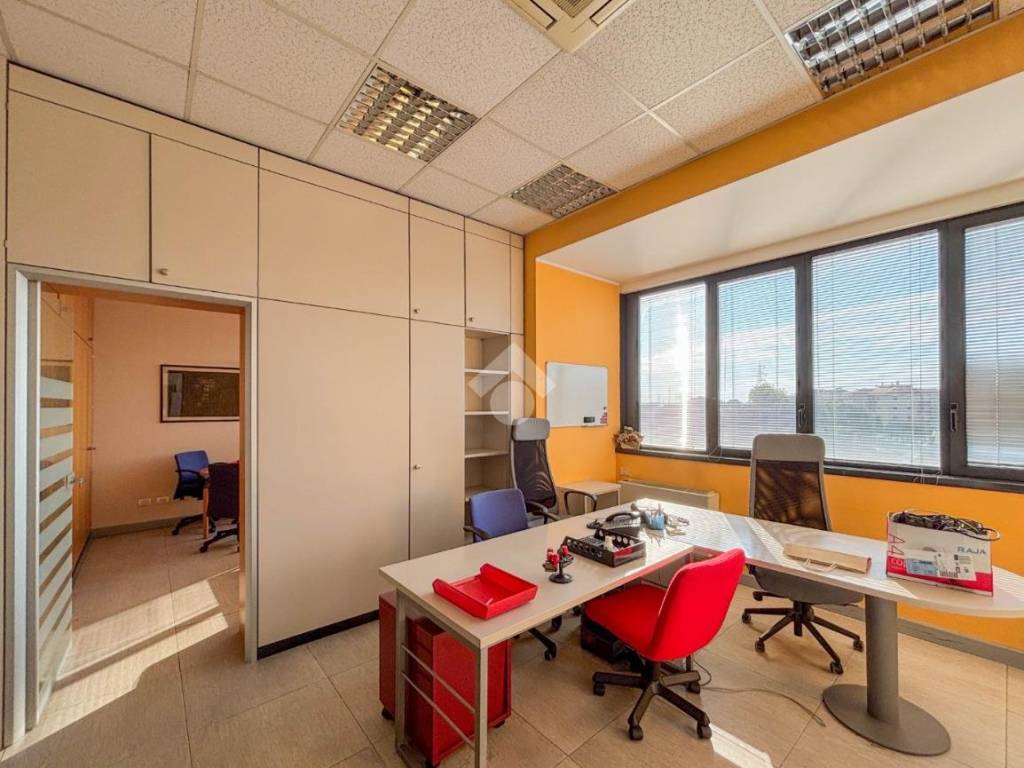 ufficio in vendita a Brugherio
