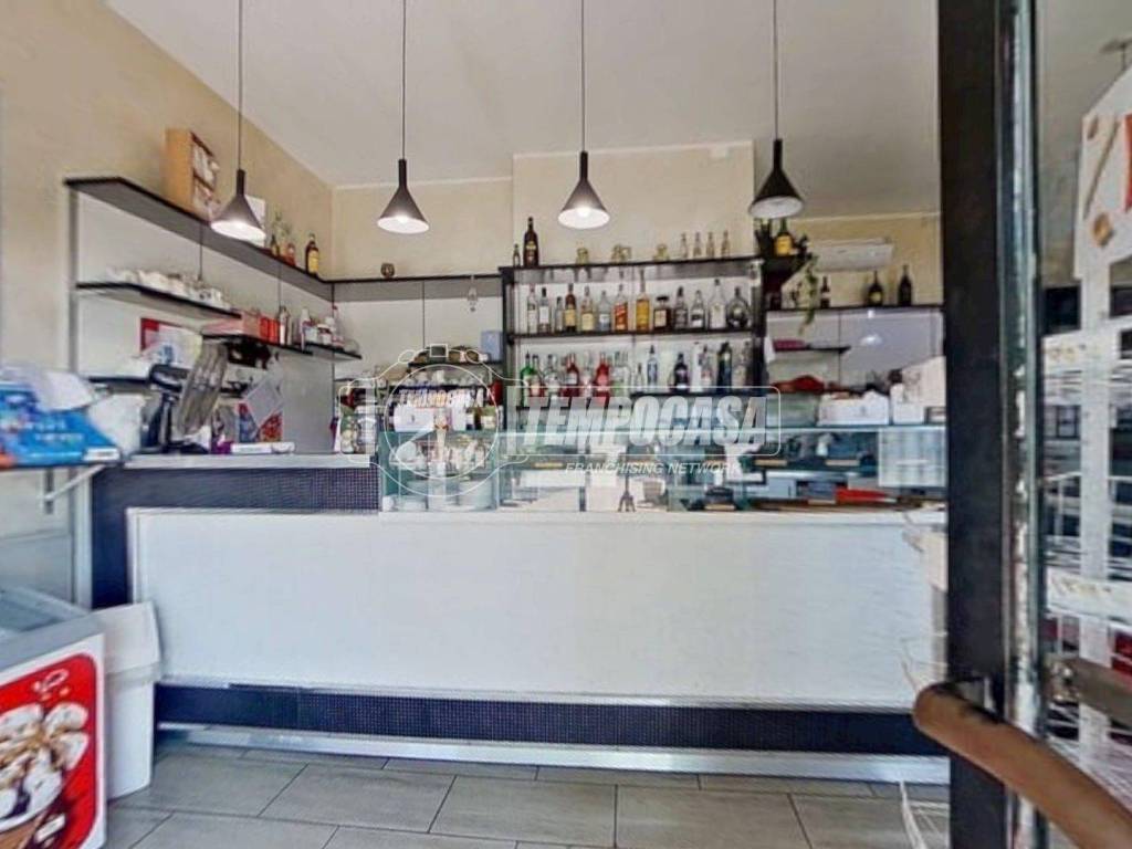 negozio in vendita a Brugherio