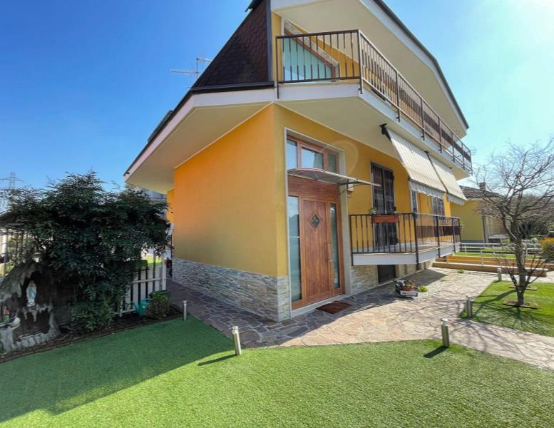 casa indipendente in vendita a Brugherio