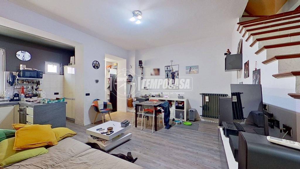 casale in vendita a Brugherio in zona Dorderio