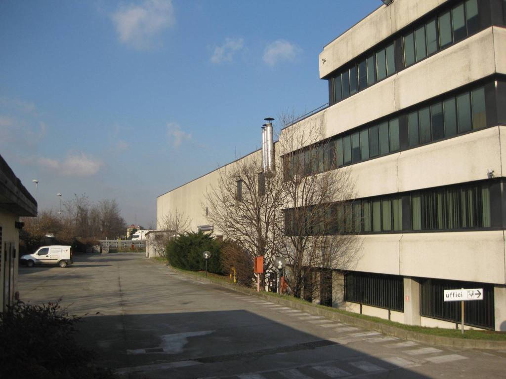 capannone in vendita a Brugherio