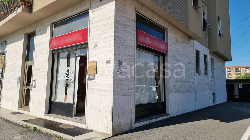negozio in vendita a Brugherio