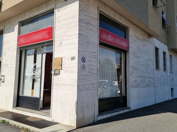 negozio in vendita a Brugherio