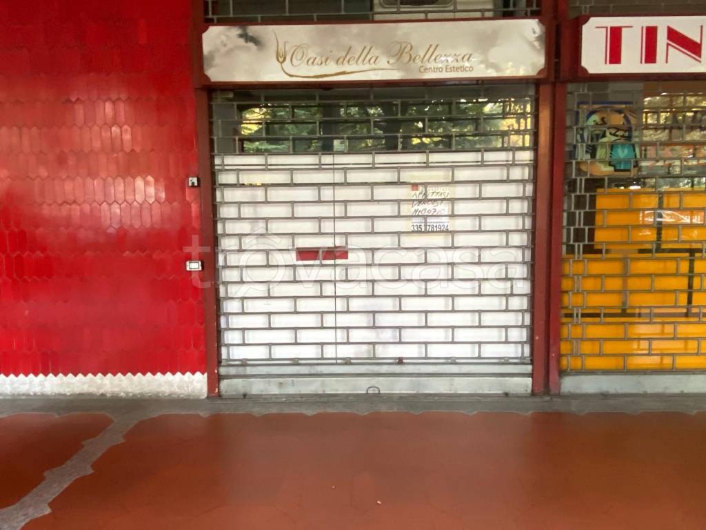 negozio in vendita a Brugherio