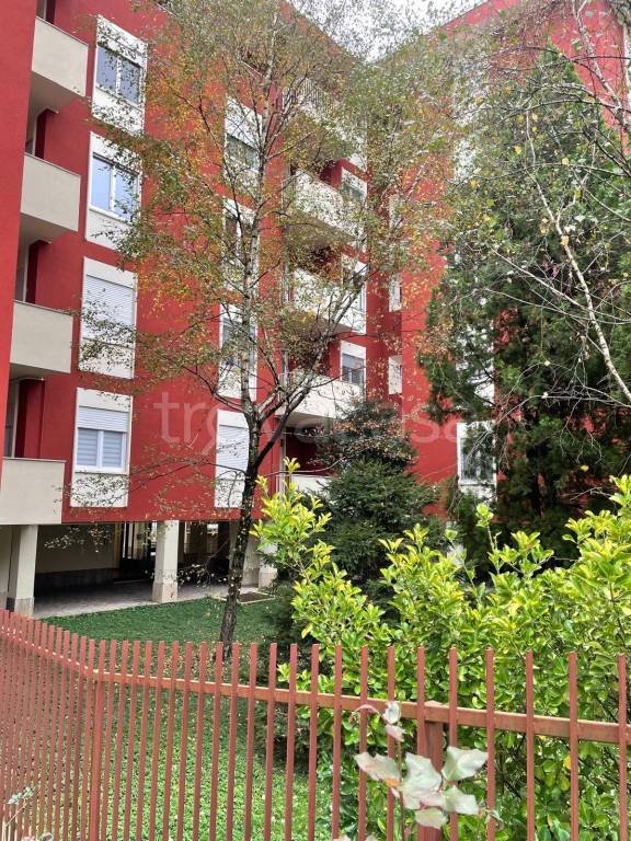 appartamento in vendita a Brugherio in zona San Damiano