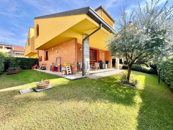 casa indipendente in vendita a Brugherio