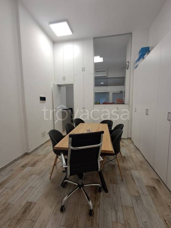 negozio in vendita a Brugherio