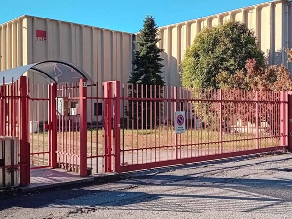 locale commerciale in vendita a Brugherio