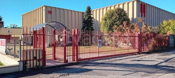 locale commerciale in vendita a Brugherio