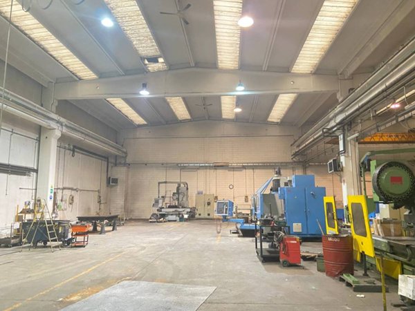 locale commerciale in vendita a Brugherio