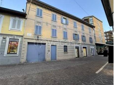 negozio in vendita a Brugherio