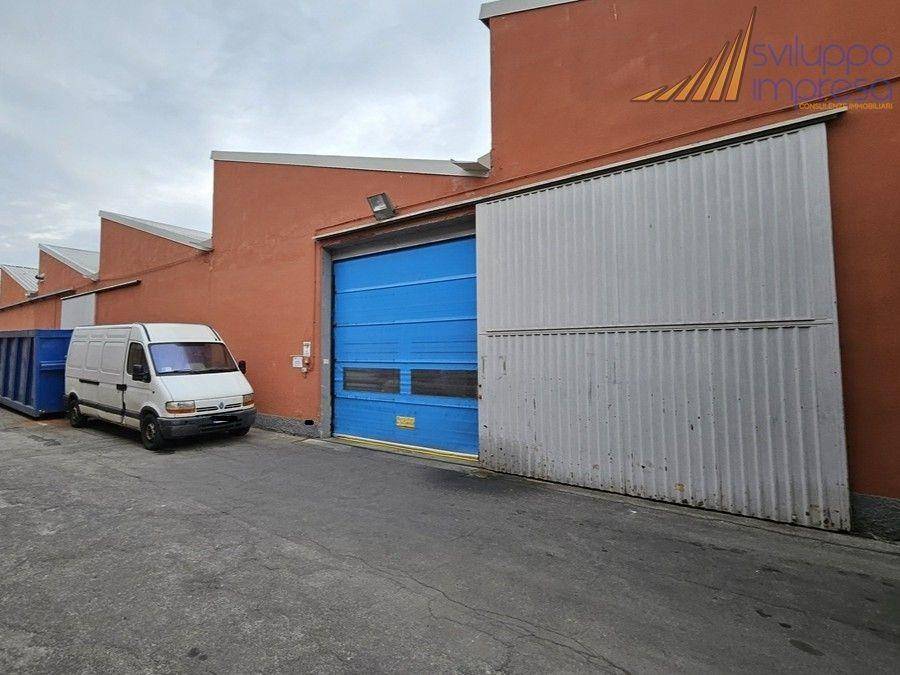 locale commerciale in vendita a Brugherio