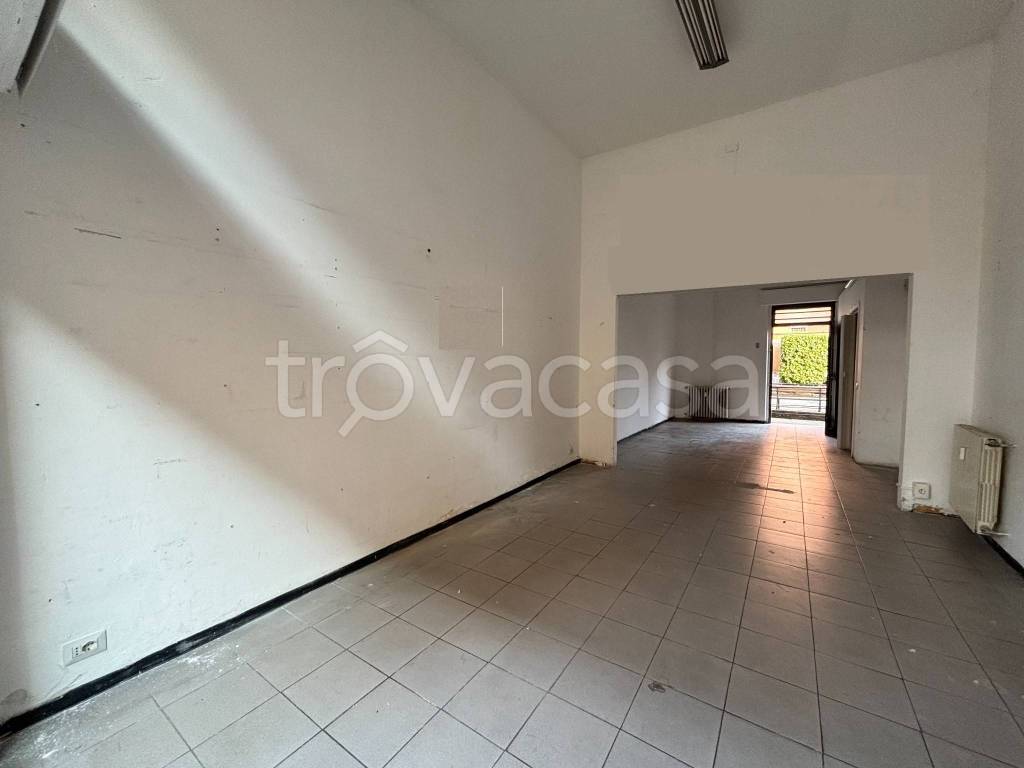 negozio in vendita a Brugherio