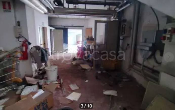 locale commerciale in vendita a Brugherio