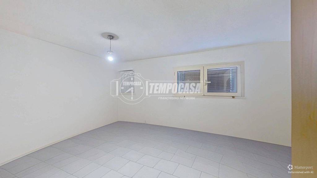 negozio in vendita a Brugherio