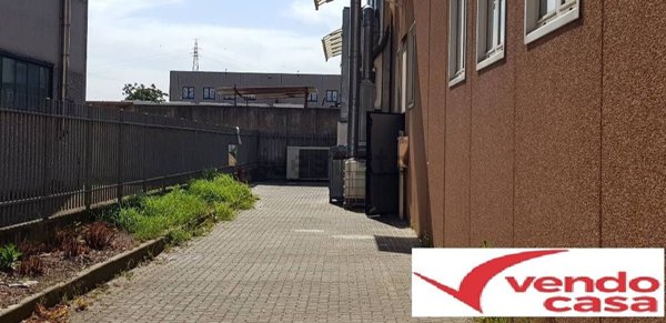 capannone in vendita a Brugherio