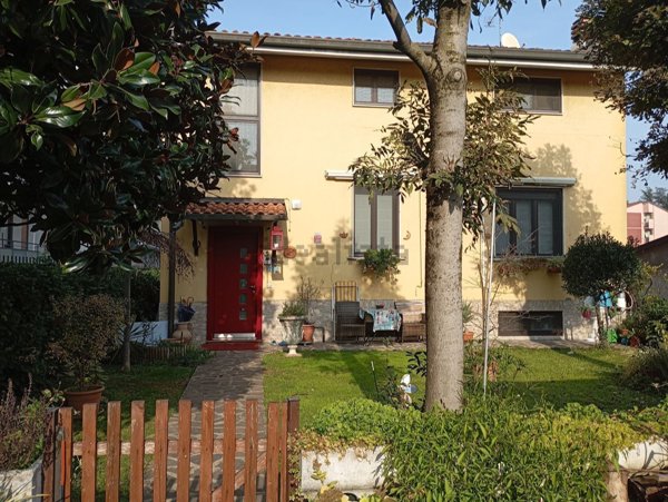 casa indipendente in vendita a Brugherio