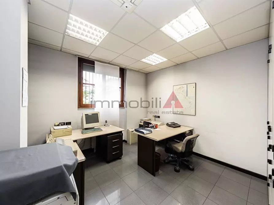 negozio in vendita a Brugherio