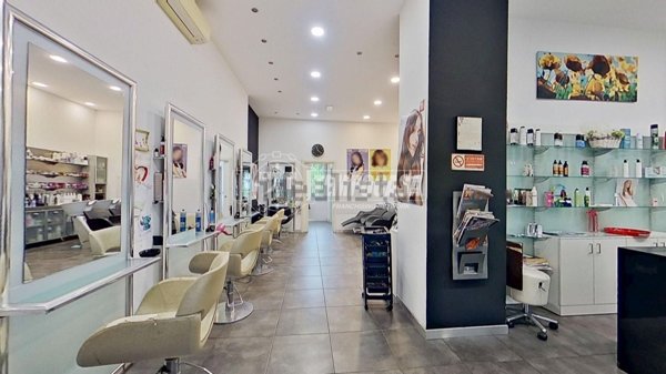 negozio in vendita a Brugherio