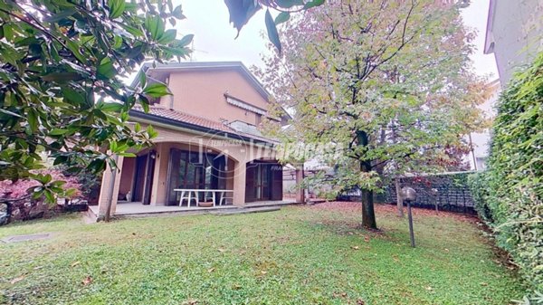 casa indipendente in vendita a Brugherio