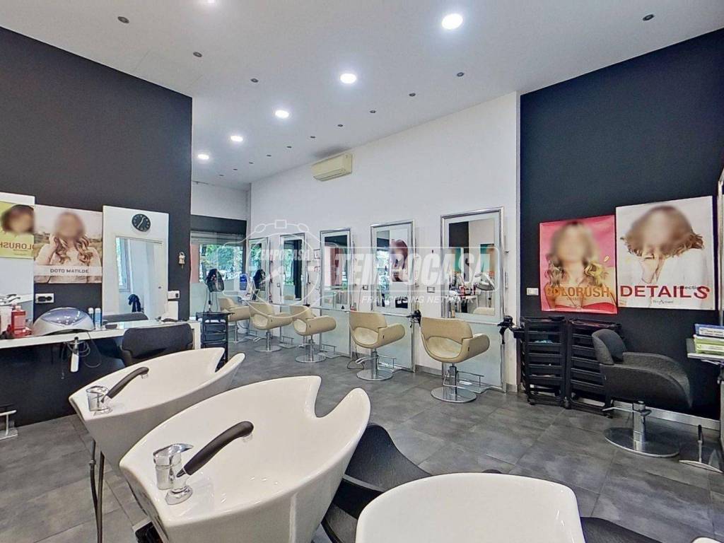 negozio in vendita a Brugherio