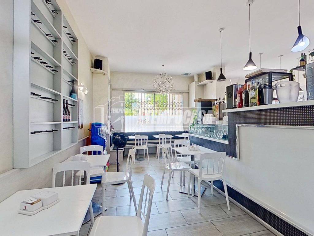 negozio in vendita a Brugherio